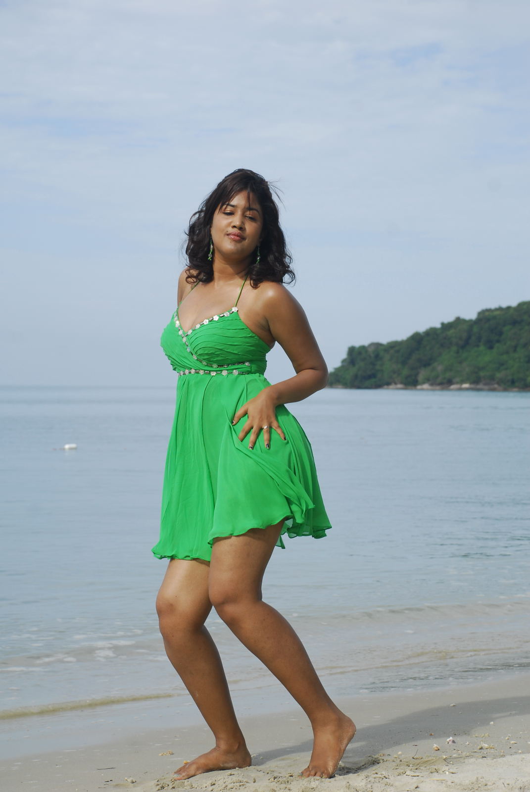Soumya Bollapragada hot in green mini skirt pictures | Picture 67406